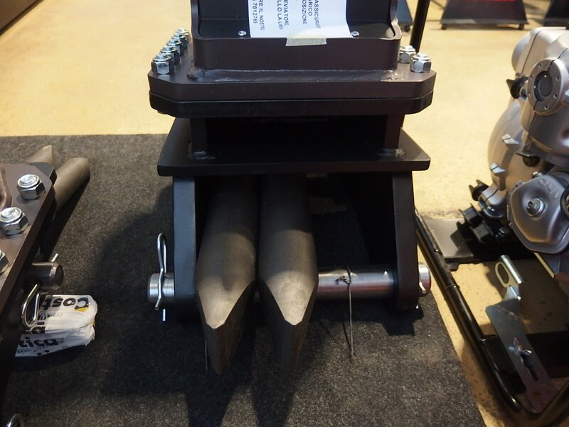 Picon Hidraulic pentru buldoexcavator JCB - Caterpillar